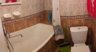 Гостиница Komsomolskaya 38A Guest house Сочи Трехместный номер с ванной комнатой-1